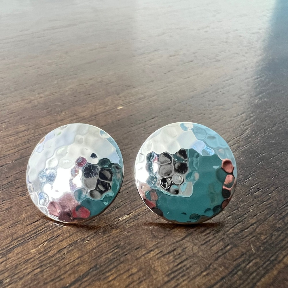 ☘️5/$25 Silver Tone Hammered Metal Stud Earrings Shiny Chic Round Minimalist - Picture 3 of 5